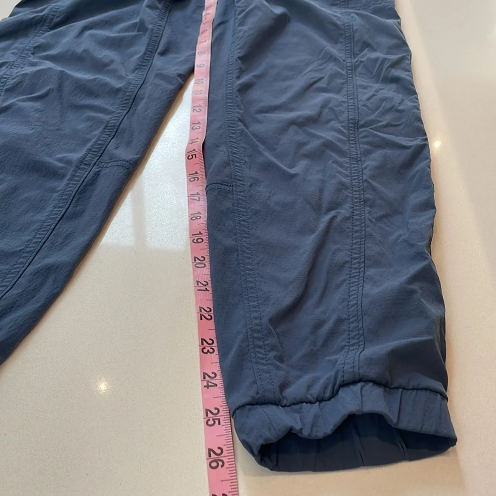 Athleta Trekkie Zipper Slant Pocked Cropped Jogger Pants, Size 10 - Picture 9 of 10